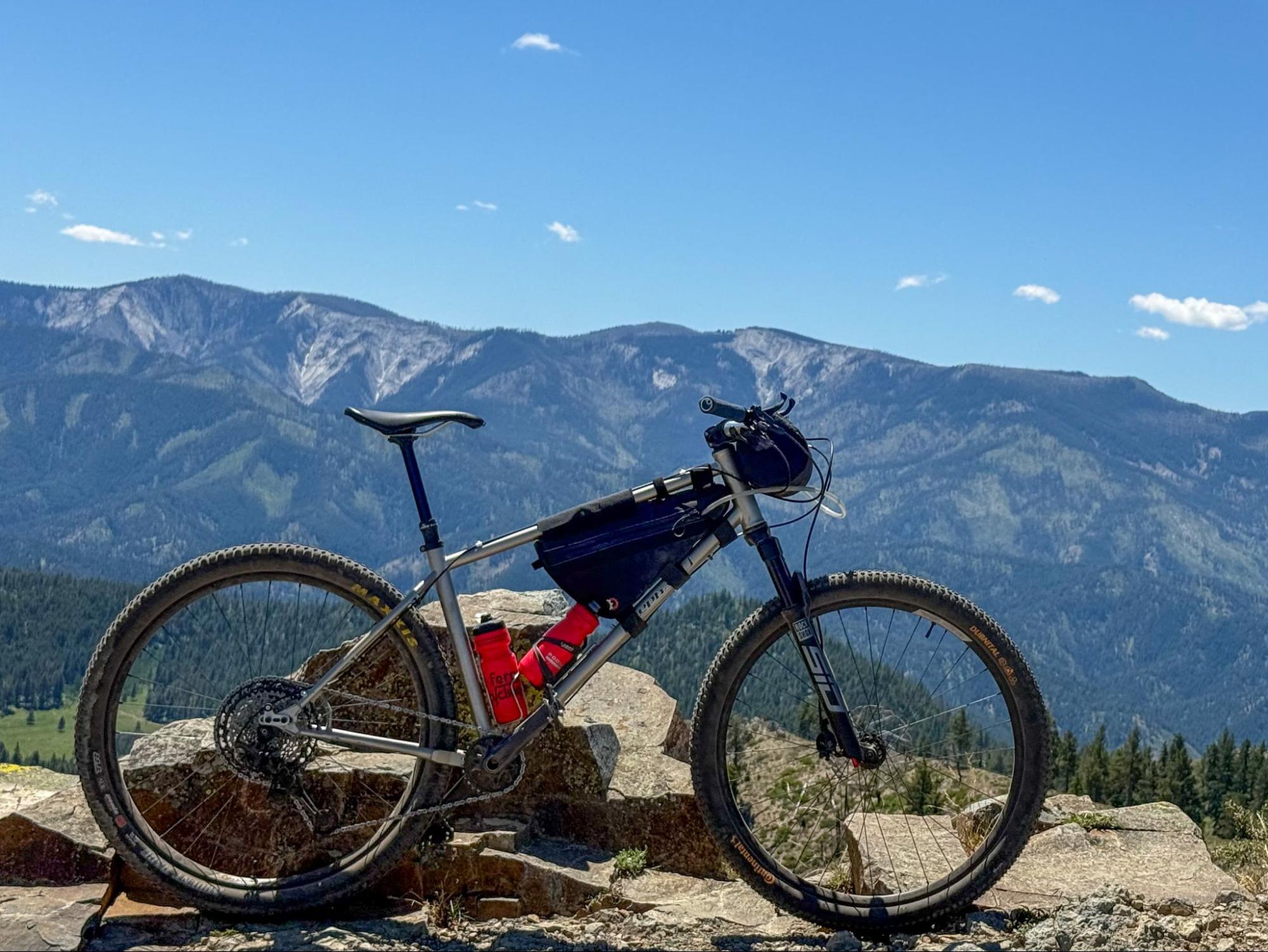 Alex's prototype NFZ setup for a day ride with Revelate Cross framebag (containing a water bladder and tools) and Swift Burrito handlebar bag (containing snacks).